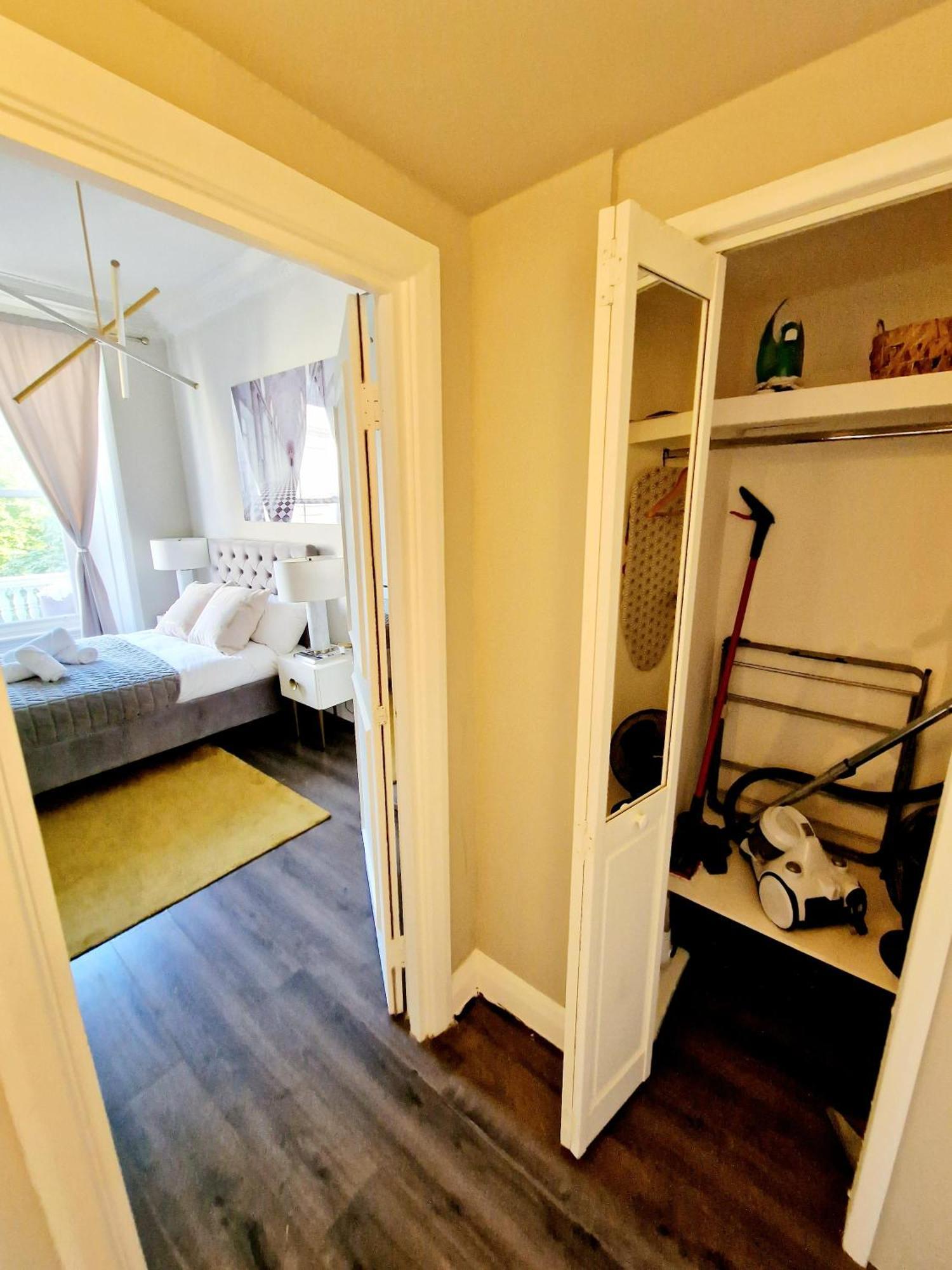 Stylish Hyde Park Home By Tube Stations With Elevator ロンドン エクステリア 写真